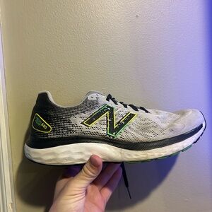 New Balance White/Black/Green Lightweight Running Shoe